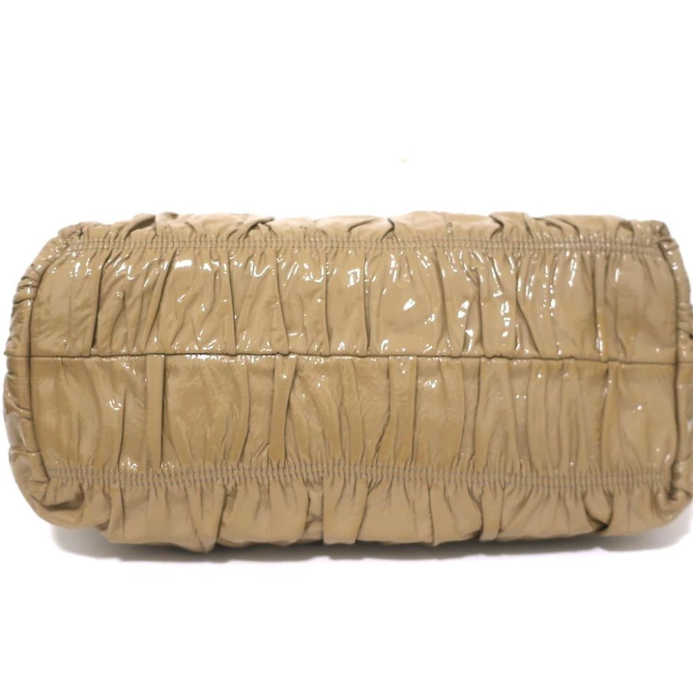 Prada Vernice Gaufre Tote Camel Patent Leather Large Shoulder Bag - Picture 7 of 12